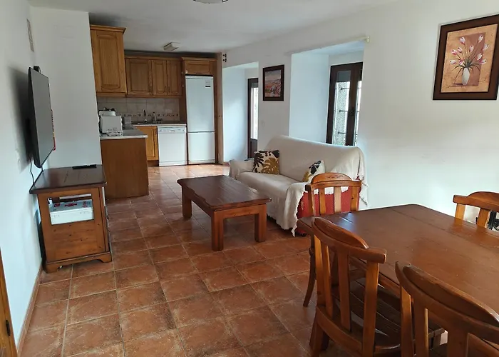 度假居 El Locutorio